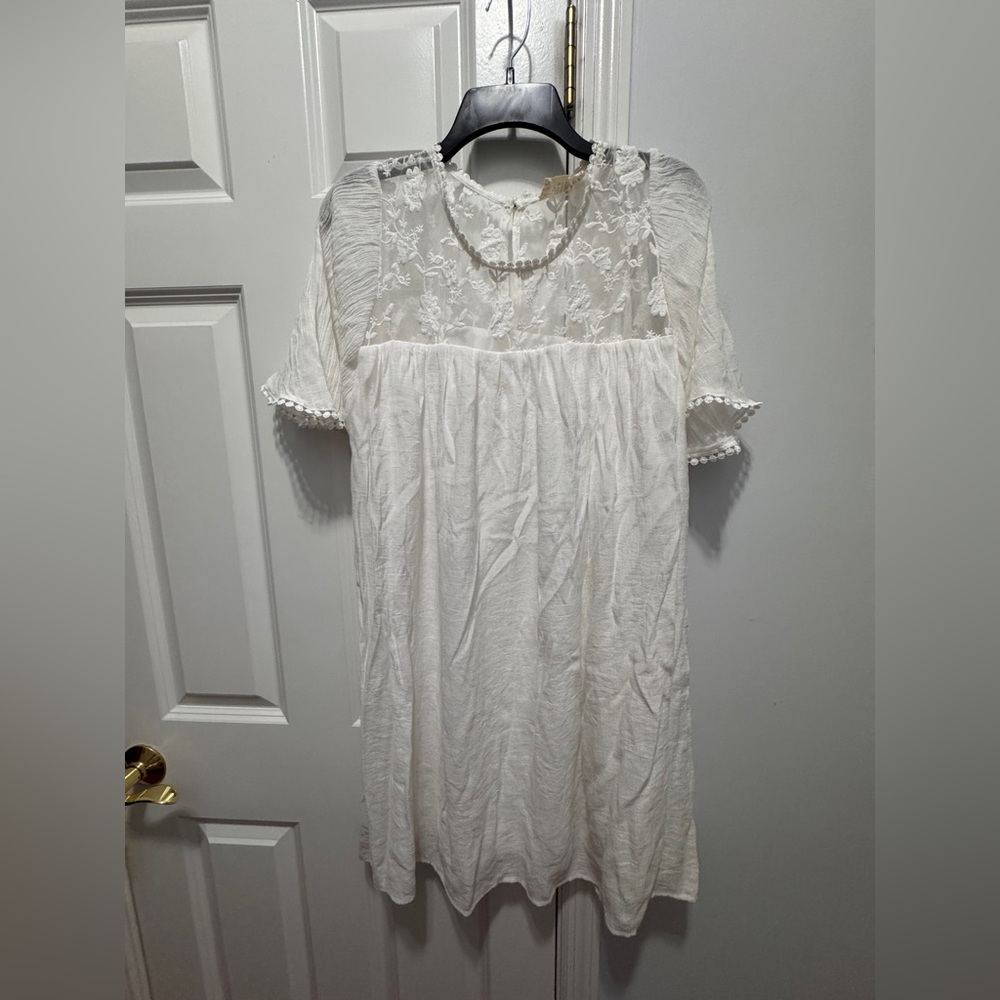 Elegant White Lace Mini Dress
